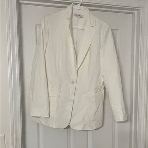 Elegant Women's Cream Blazer